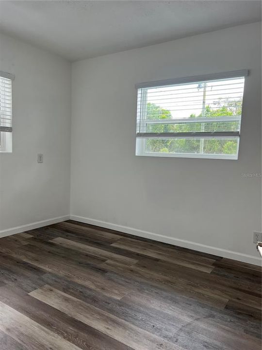 待售: $205,000 (2 贝兹, 1 浴室, 928 平方英尺)