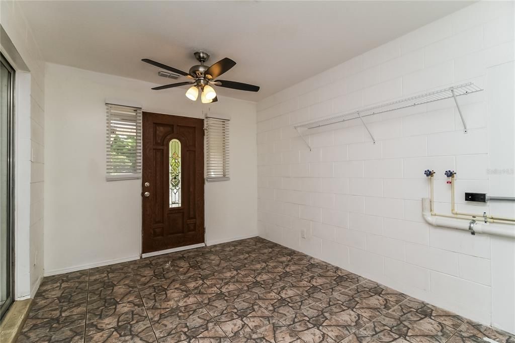 В аренду: $2,145 (3 спален, 3 ванн, 1470 Квадратных фут)