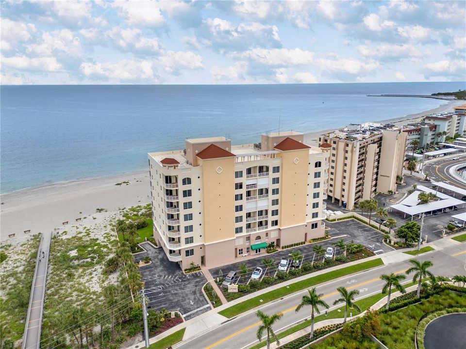 For Sale: $2,300,000 (2 beds, 2 baths, 2194 Square Feet)