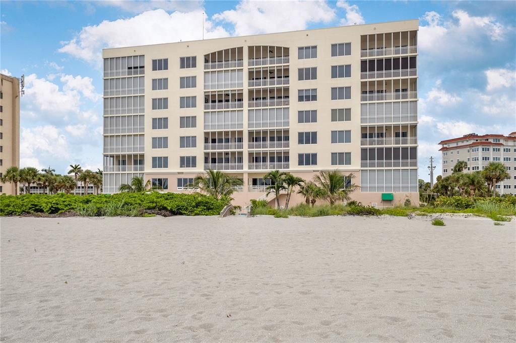 For Sale: $2,300,000 (2 beds, 2 baths, 2194 Square Feet)