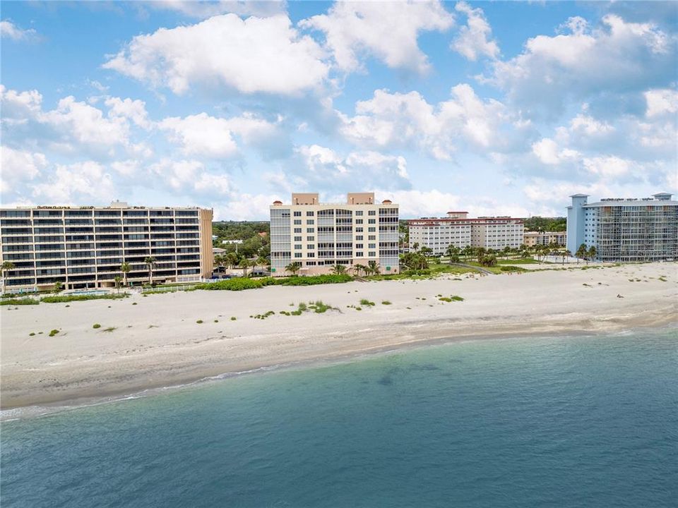 For Sale: $2,300,000 (2 beds, 2 baths, 2194 Square Feet)