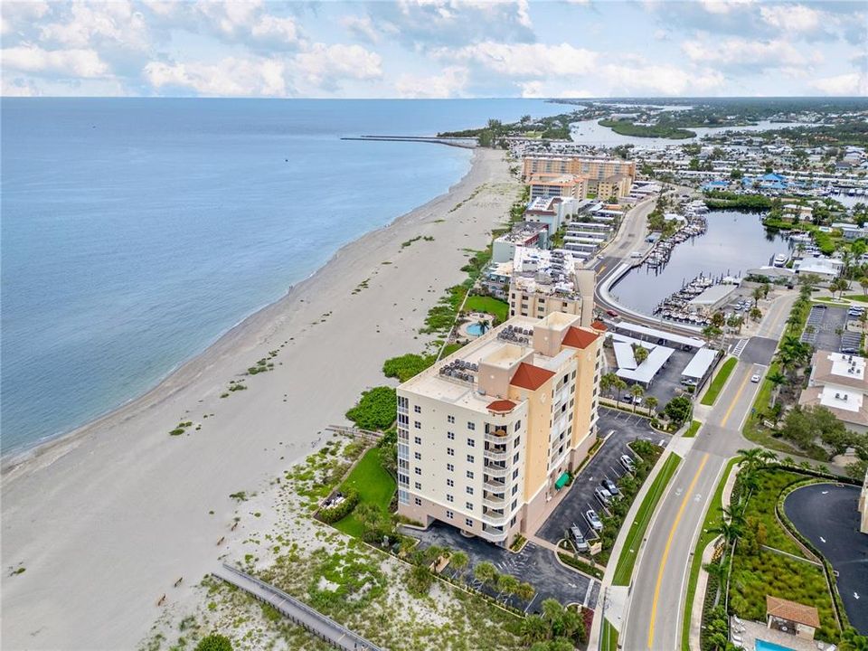 For Sale: $2,300,000 (2 beds, 2 baths, 2194 Square Feet)