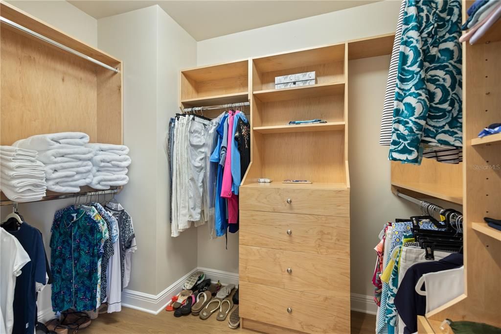 For Sale: $2,300,000 (2 beds, 2 baths, 2194 Square Feet)