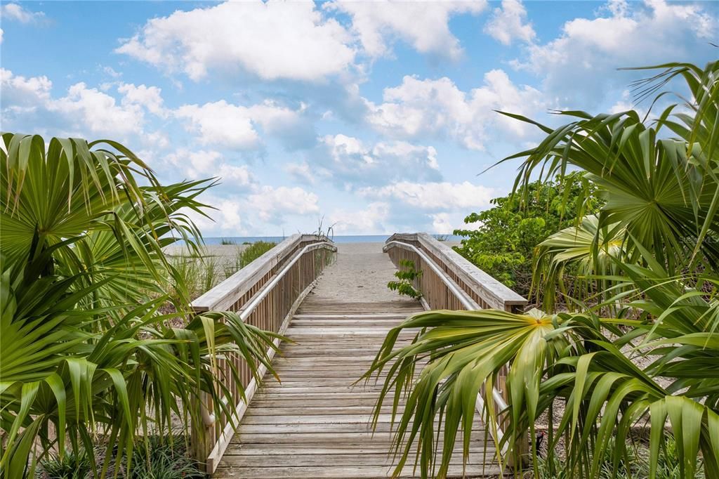 For Sale: $2,300,000 (2 beds, 2 baths, 2194 Square Feet)