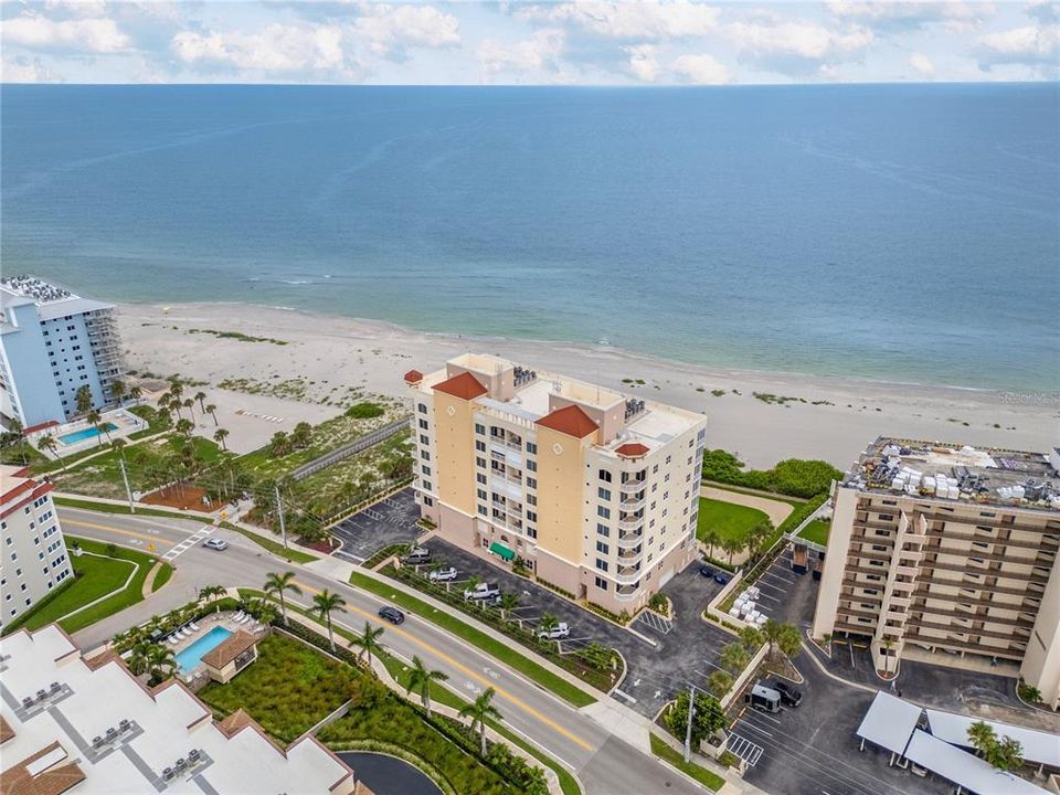 For Sale: $2,300,000 (2 beds, 2 baths, 2194 Square Feet)