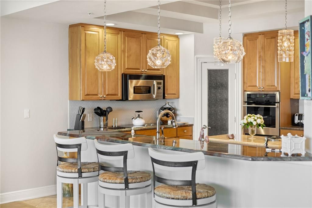 For Sale: $2,300,000 (2 beds, 2 baths, 2194 Square Feet)