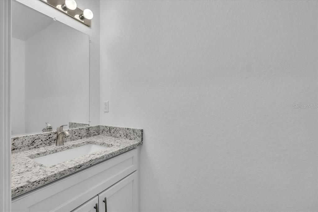 Под контрактом: $245,000 (2 спален, 1 ванн, 962 Квадратных фут)