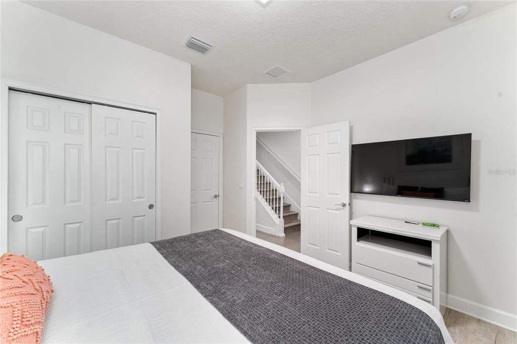 Active With Contract: $2,650 (3 beds, 3 baths, 1512 Square Feet)