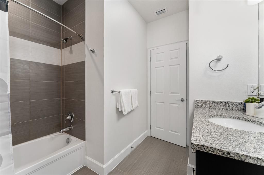 Active With Contract: $2,650 (3 beds, 3 baths, 1512 Square Feet)