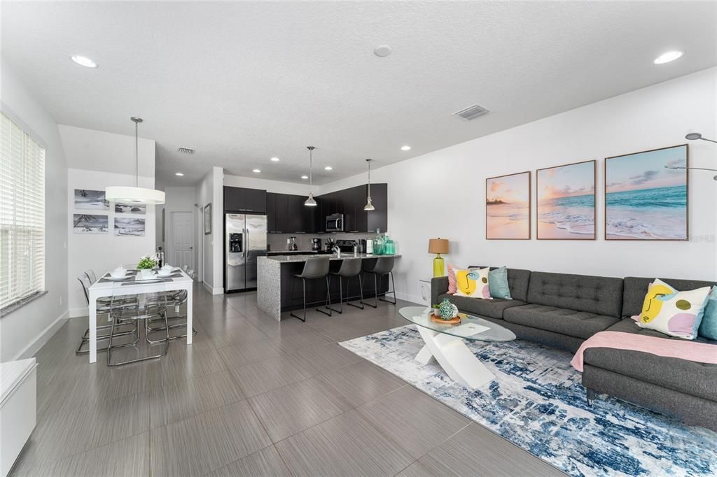 Active With Contract: $2,650 (3 beds, 3 baths, 1512 Square Feet)