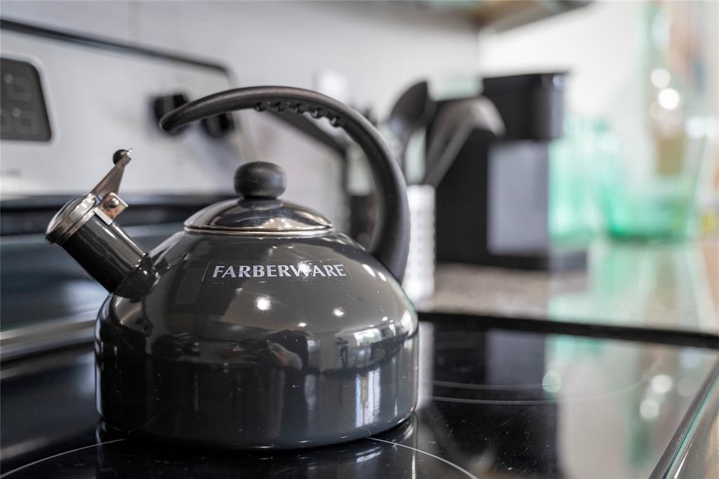 Active With Contract: $2,650 (3 beds, 3 baths, 1512 Square Feet)