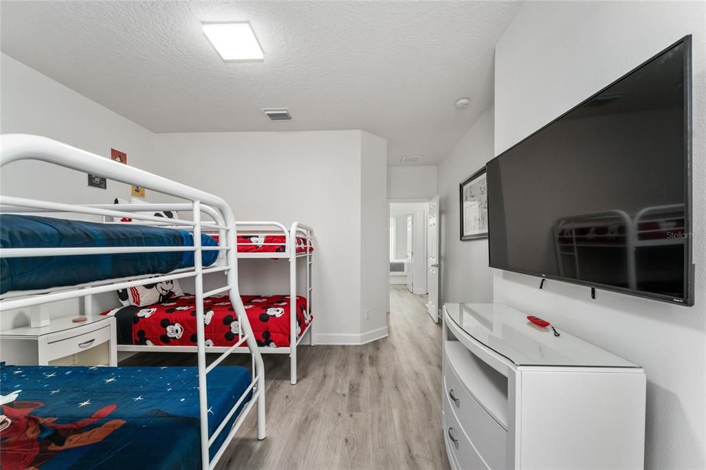 Active With Contract: $2,650 (3 beds, 3 baths, 1512 Square Feet)