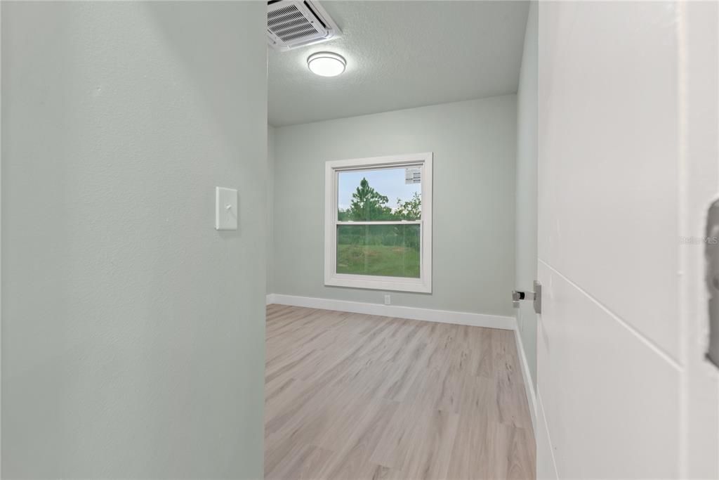 En Venta: $635,000 (5 camas, 3 baños, 2307 Pies cuadrados)