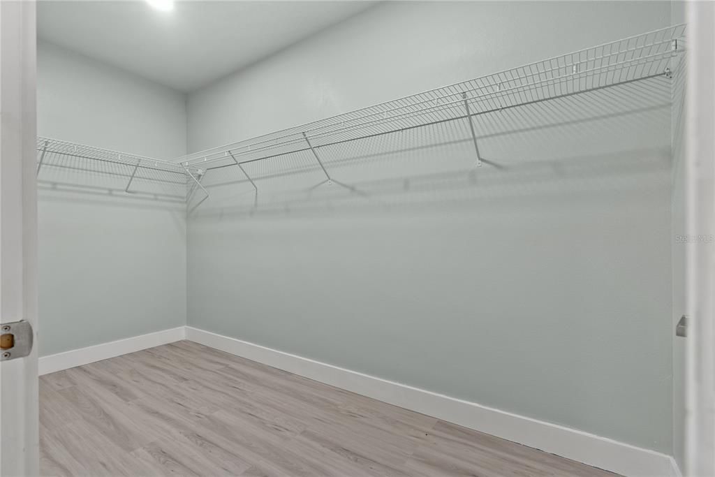 En Venta: $635,000 (5 camas, 3 baños, 2307 Pies cuadrados)