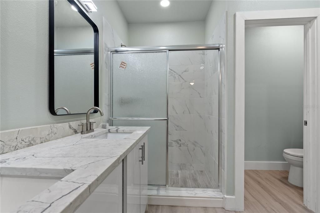 En Venta: $635,000 (5 camas, 3 baños, 2307 Pies cuadrados)