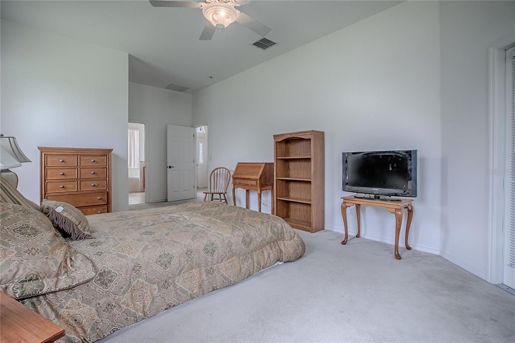 Active With Contract: $344,000 (2 beds, 2 baths, 2426 Square Feet)