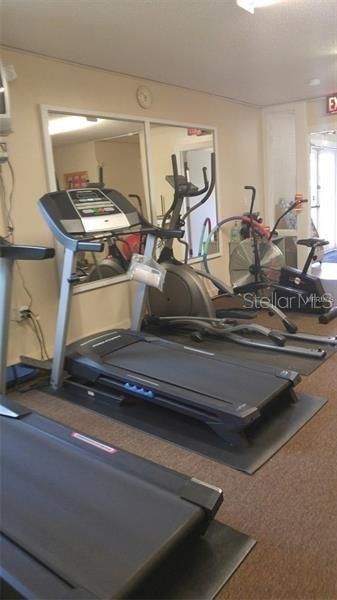 For Sale: $109,900 (1 beds, 1 baths, 786 Square Feet)