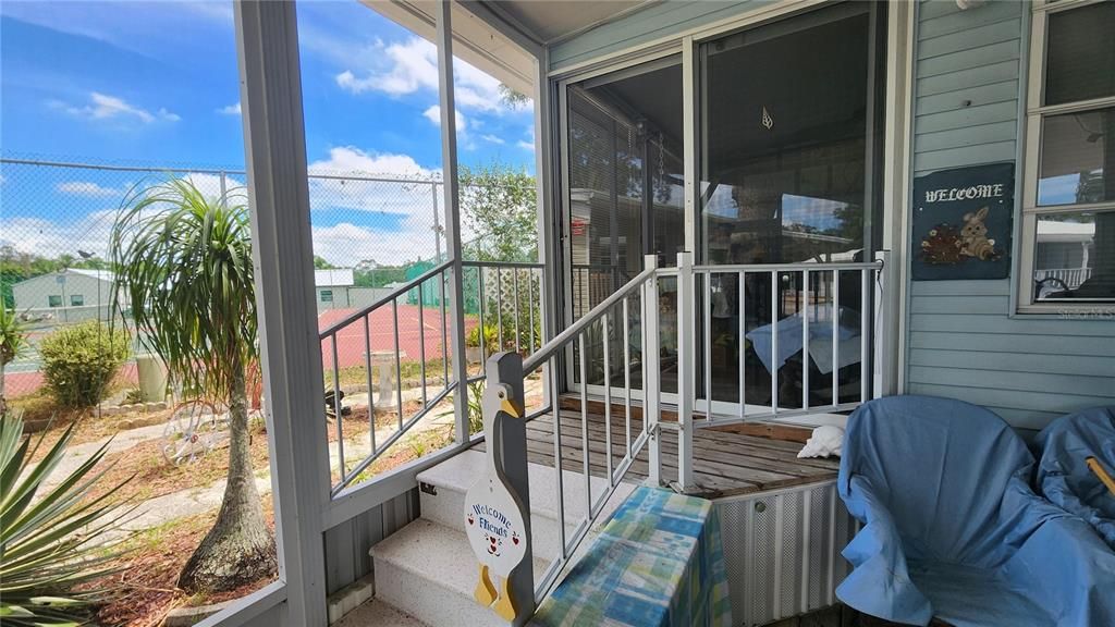 For Sale: $109,900 (1 beds, 1 baths, 786 Square Feet)