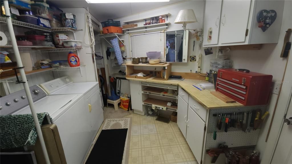 For Sale: $109,900 (1 beds, 1 baths, 786 Square Feet)