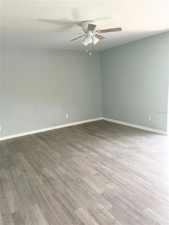 Под контрактом: $150,000 (3 спален, 1 ванн, 1520 Квадратных фут)