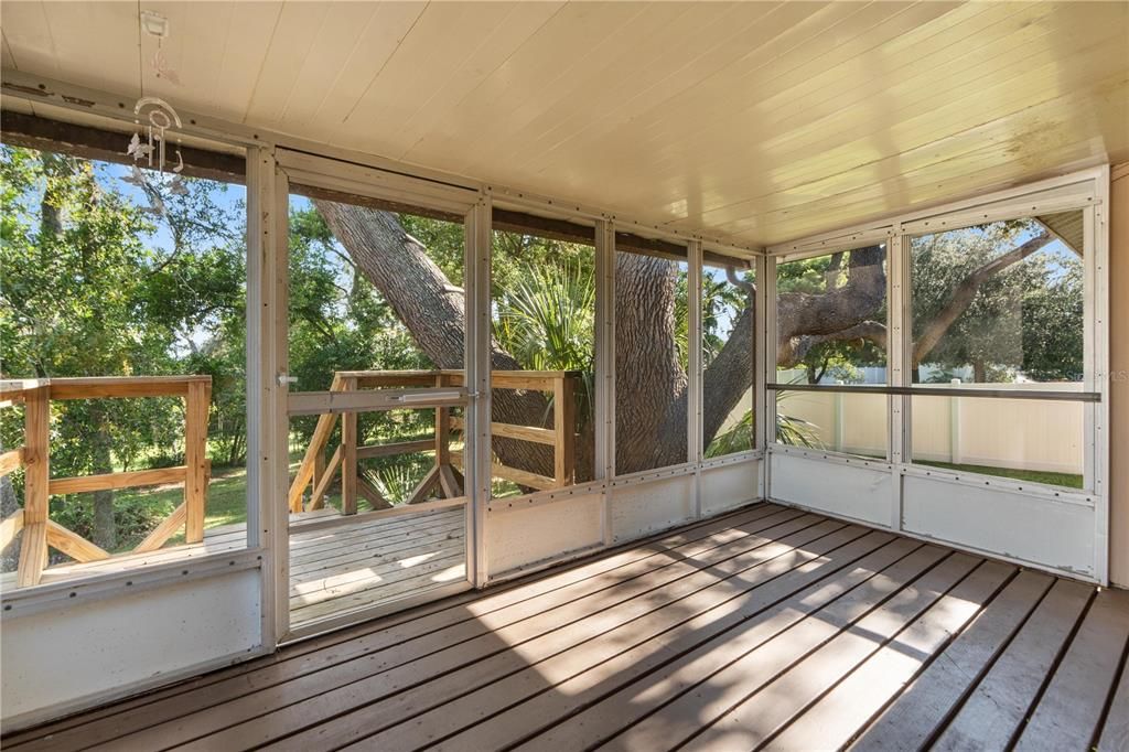 For Sale: $269,900 (2 beds, 2 baths, 1210 Square Feet)