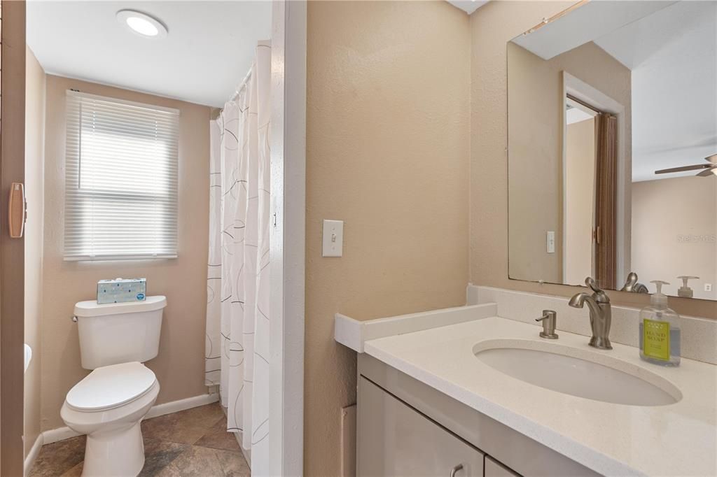 For Sale: $269,900 (2 beds, 2 baths, 1210 Square Feet)