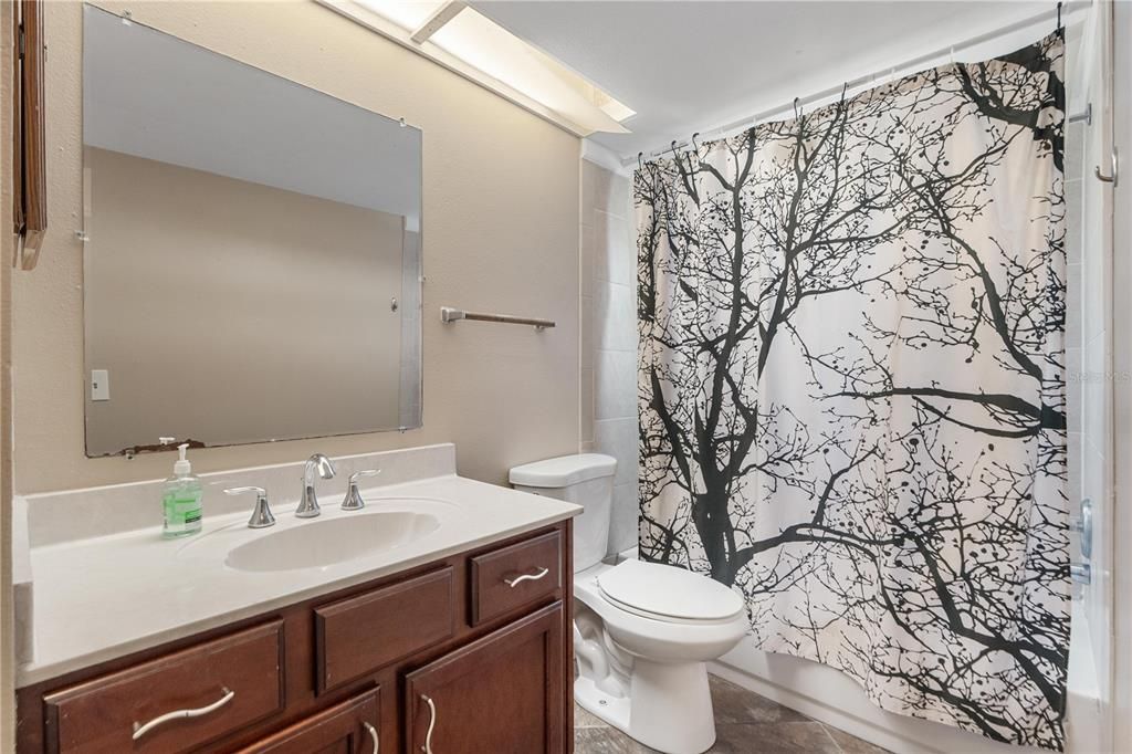 For Sale: $269,900 (2 beds, 2 baths, 1210 Square Feet)