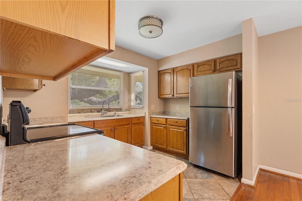 For Sale: $269,900 (2 beds, 2 baths, 1210 Square Feet)