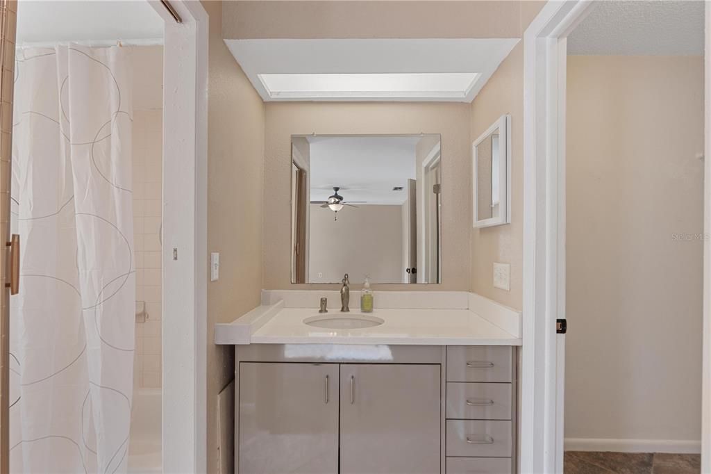 For Sale: $269,900 (2 beds, 2 baths, 1210 Square Feet)