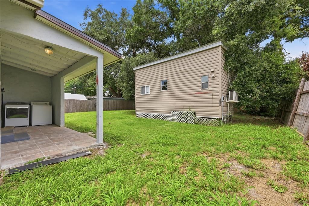 Active With Contract: $234,700 (2 beds, 1 baths, 684 Square Feet)