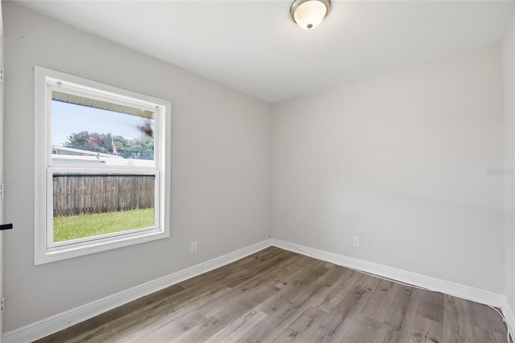 Active With Contract: $234,700 (2 beds, 1 baths, 684 Square Feet)