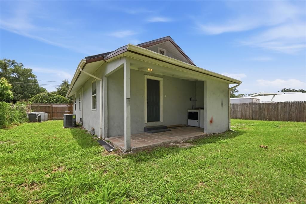 Active With Contract: $234,700 (2 beds, 1 baths, 684 Square Feet)