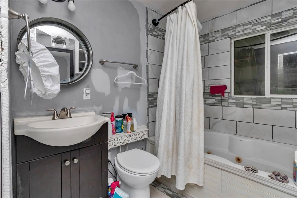 En Venta: $181,900 (4 camas, 2 baños, 1375 Pies cuadrados)