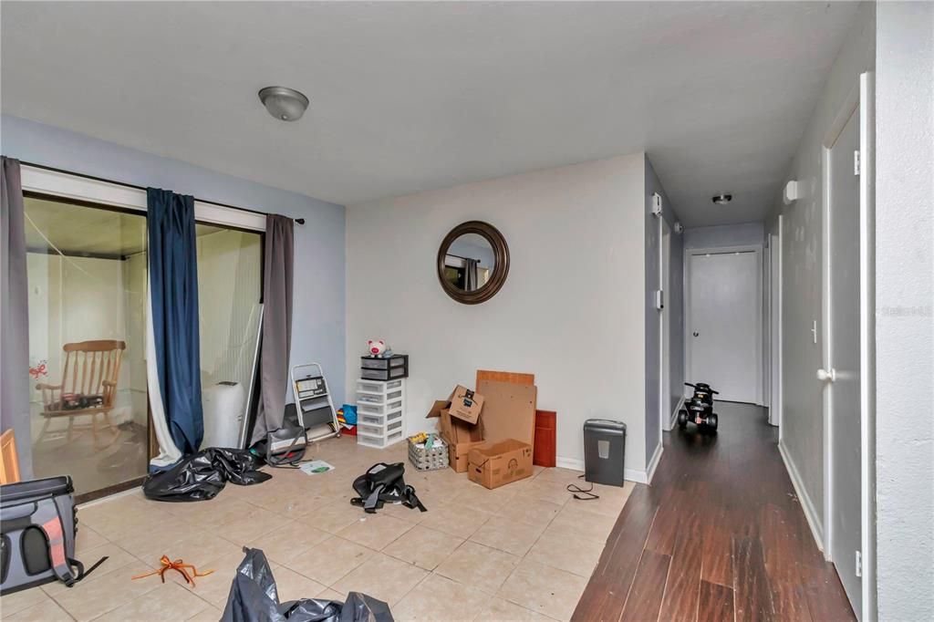 En Venta: $181,900 (4 camas, 2 baños, 1375 Pies cuadrados)