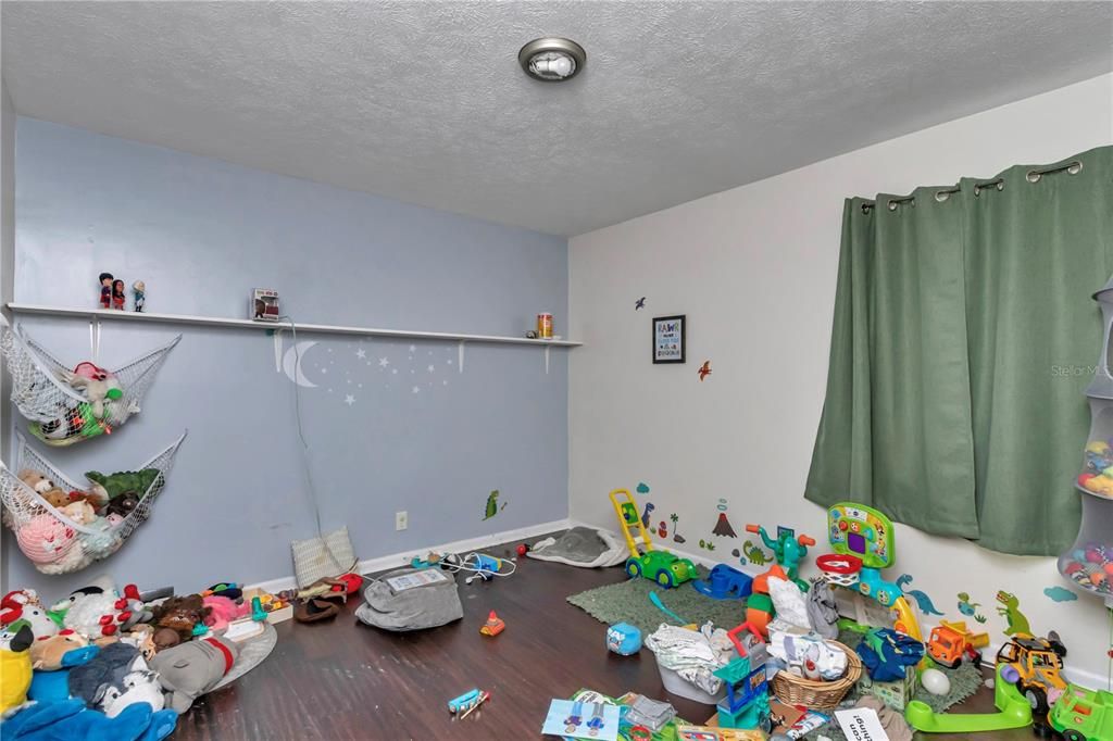 En Venta: $181,900 (4 camas, 2 baños, 1375 Pies cuadrados)