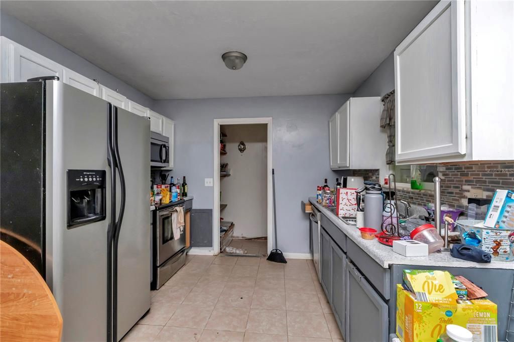 En Venta: $181,900 (4 camas, 2 baños, 1375 Pies cuadrados)