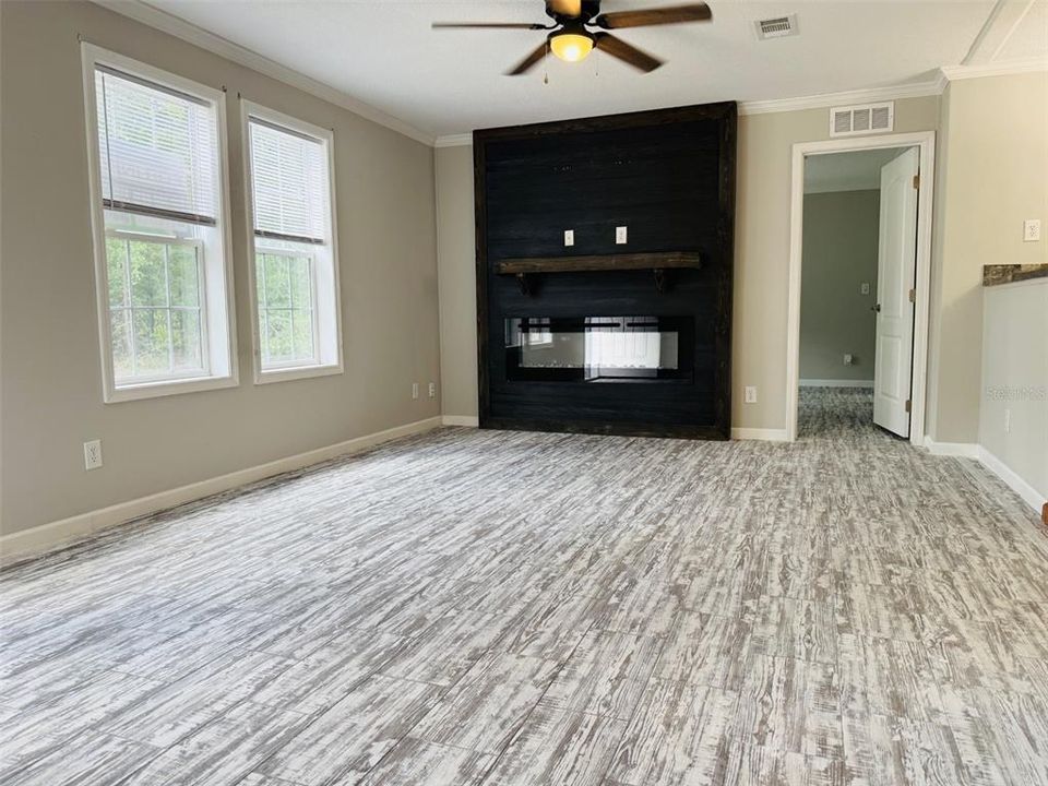 For Sale: $179,900 (3 beds, 2 baths, 1232 Square Feet)