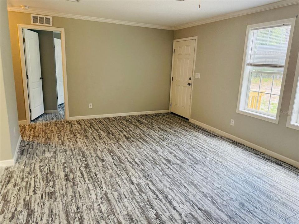 For Sale: $179,900 (3 beds, 2 baths, 1232 Square Feet)