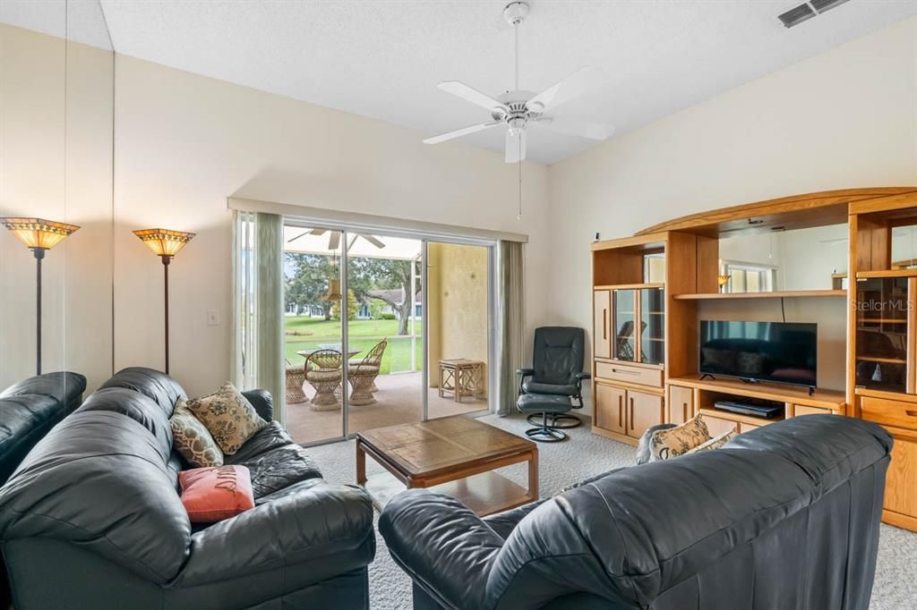 En Venta: $153,000 (2 camas, 2 baños, 963 Pies cuadrados)