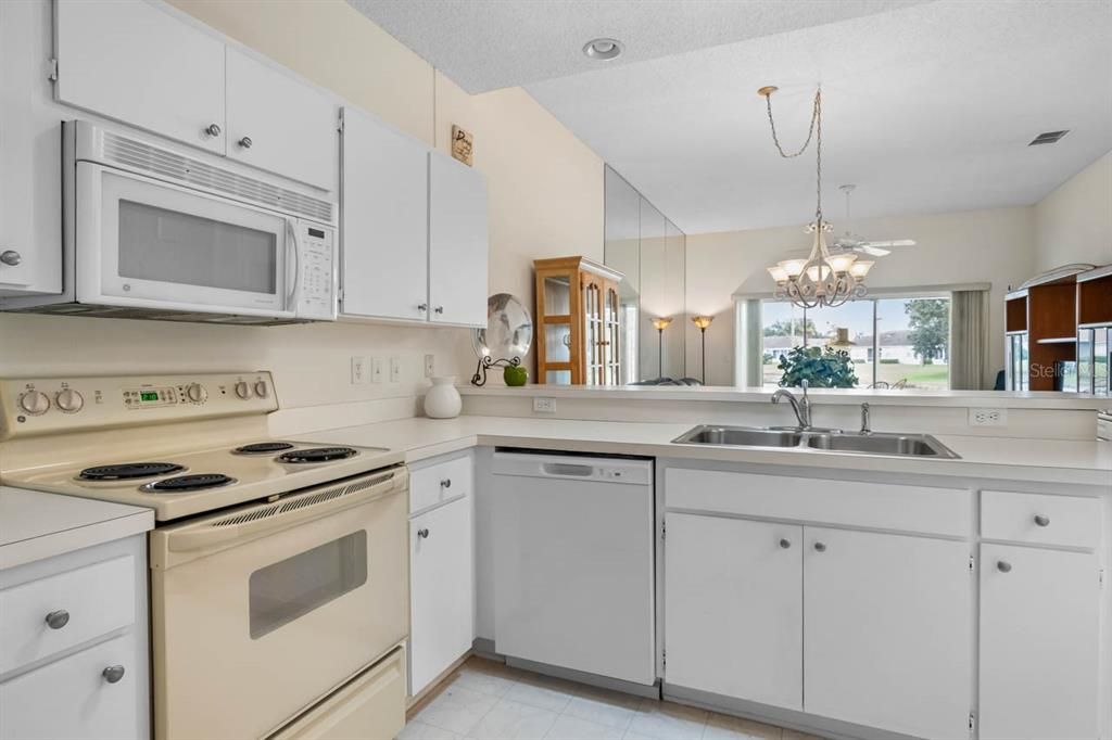 En Venta: $153,000 (2 camas, 2 baños, 963 Pies cuadrados)