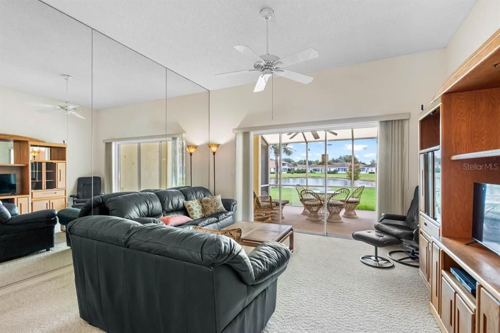 En Venta: $153,000 (2 camas, 2 baños, 963 Pies cuadrados)