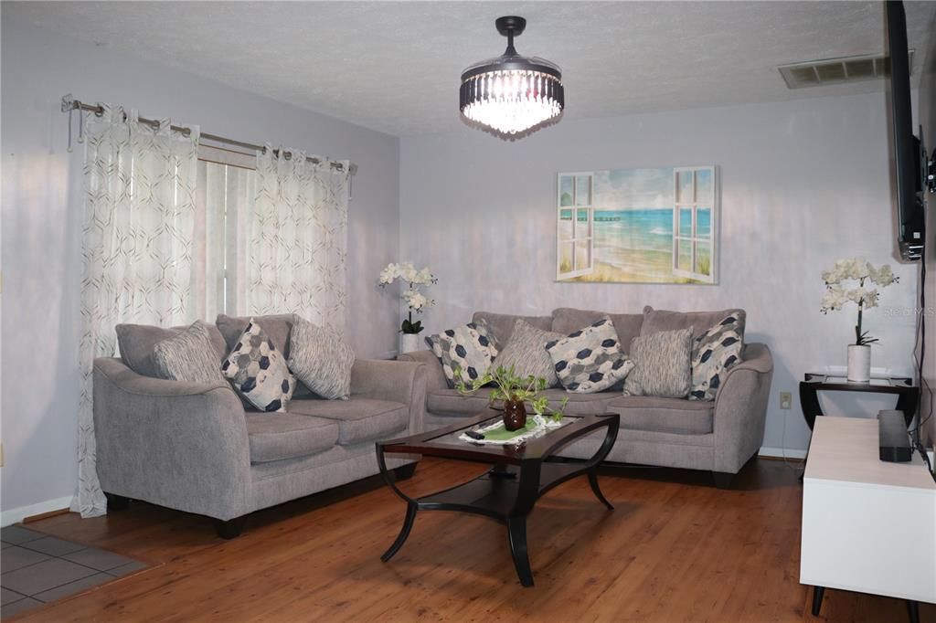 出租: $2,175 (4 贝兹, 2 浴室, 1425 平方英尺)