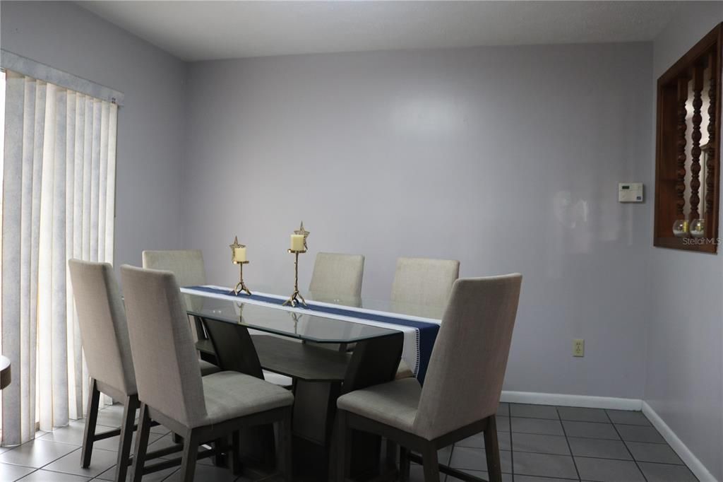 出租: $2,175 (4 贝兹, 2 浴室, 1425 平方英尺)