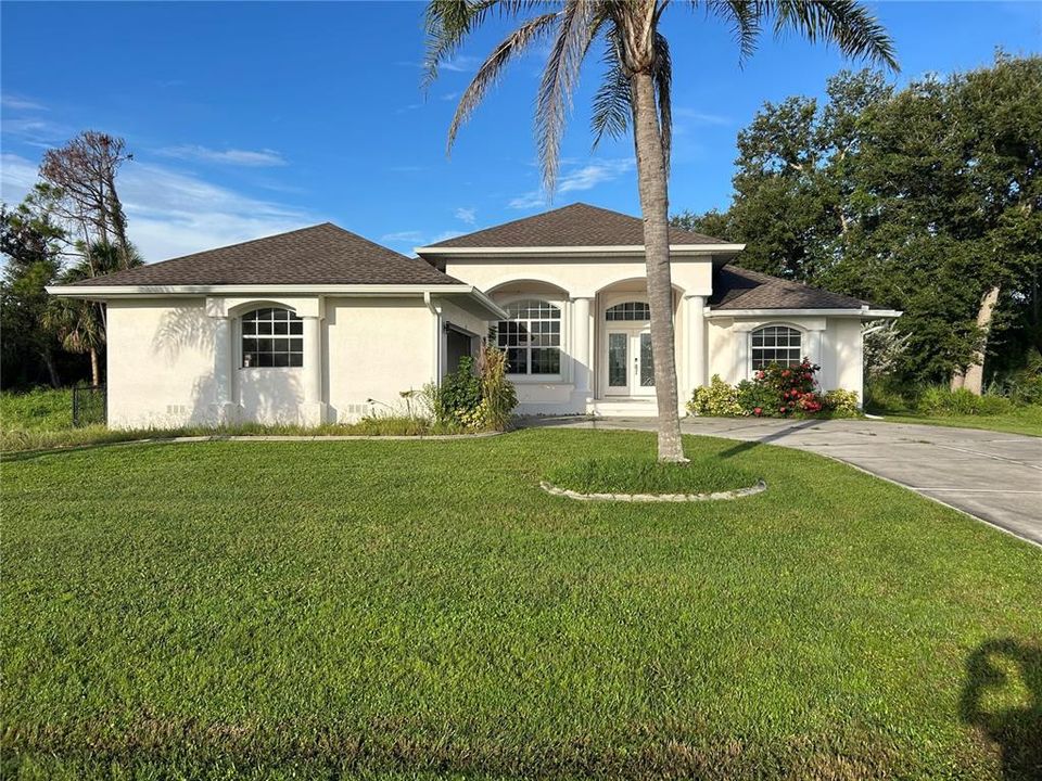 Recently Rented: $2,500 (3 beds, 3 baths, 2225 Square Feet)