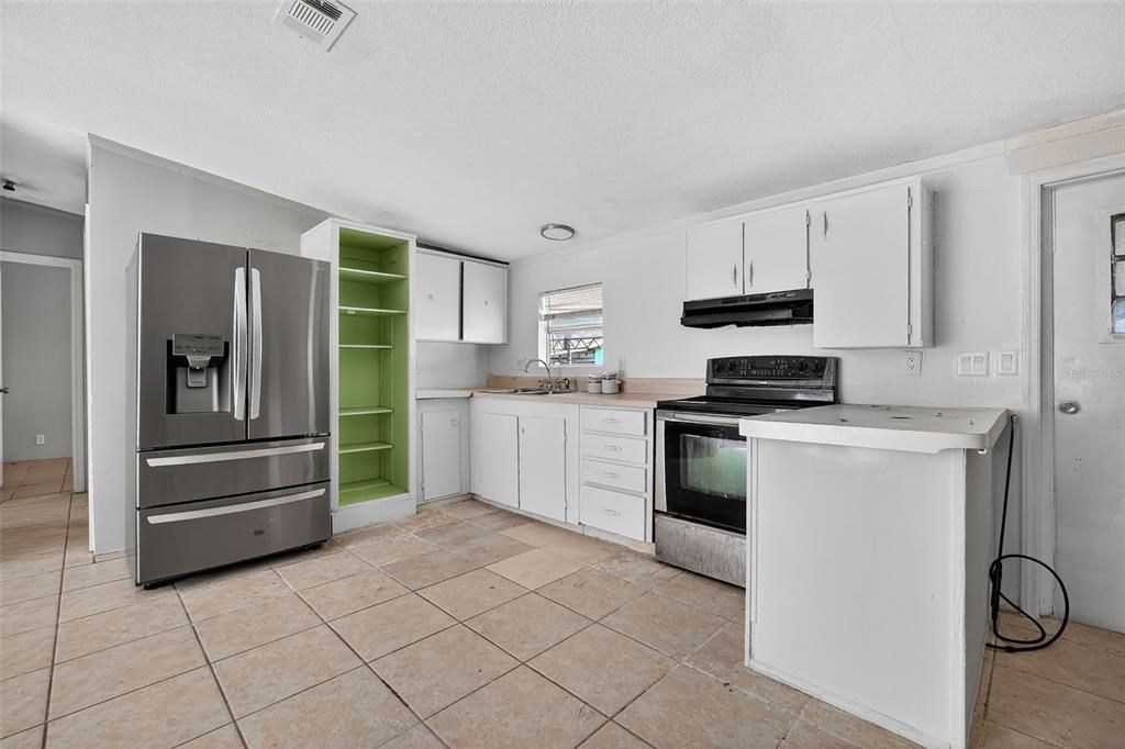 For Sale: $155,000 (3 beds, 2 baths, 1296 Square Feet)