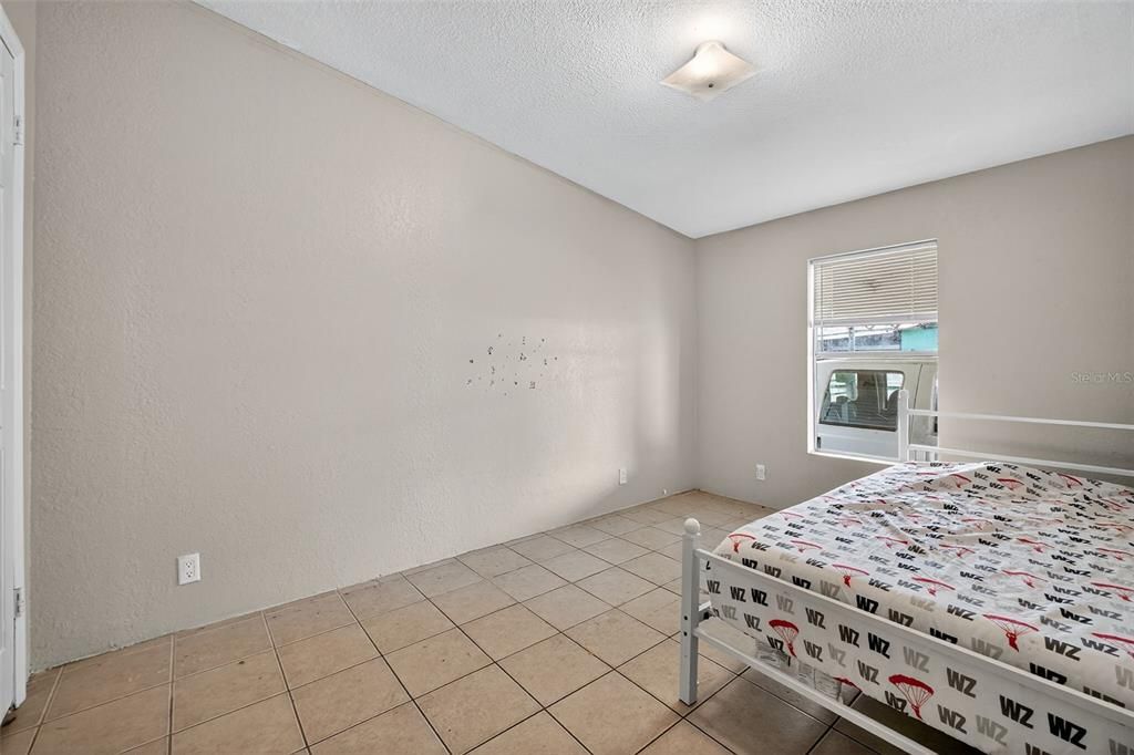 For Sale: $155,000 (3 beds, 2 baths, 1296 Square Feet)