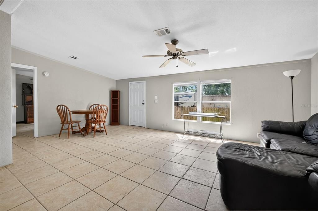 For Sale: $155,000 (3 beds, 2 baths, 1296 Square Feet)