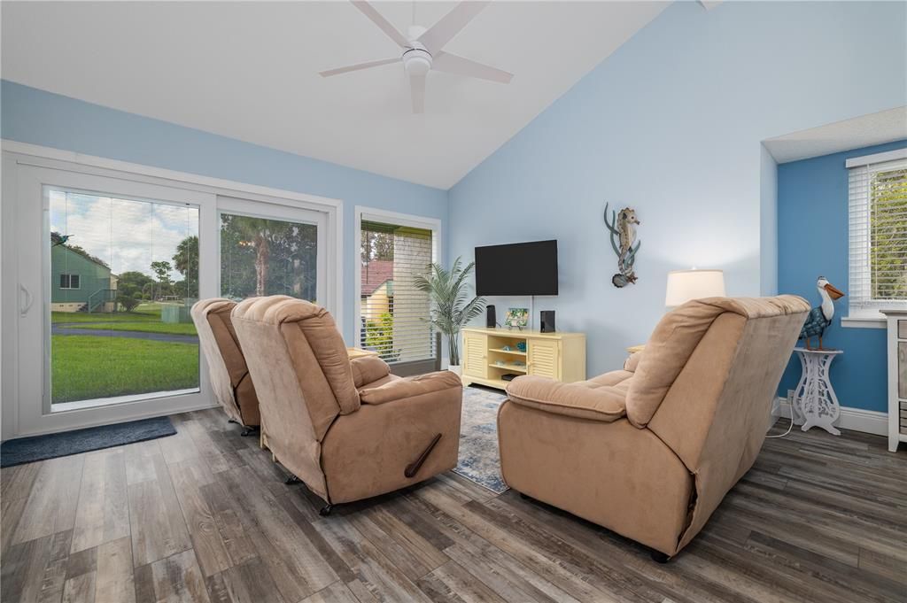 В аренду: $2,000 (2 спален, 1 ванн, 1053 Квадратных фут)