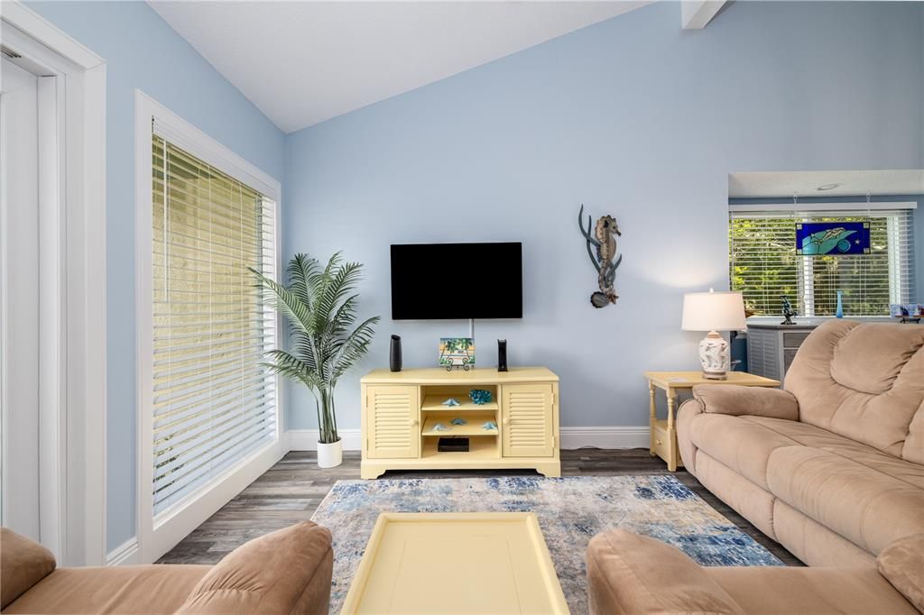 В аренду: $2,000 (2 спален, 1 ванн, 1053 Квадратных фут)