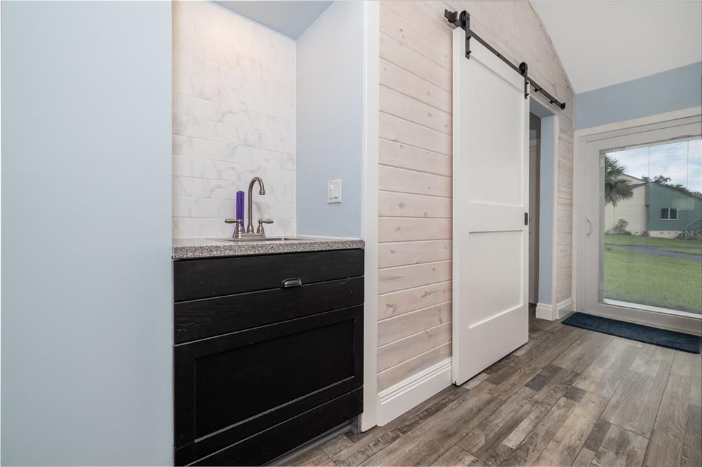 В аренду: $2,000 (2 спален, 1 ванн, 1053 Квадратных фут)